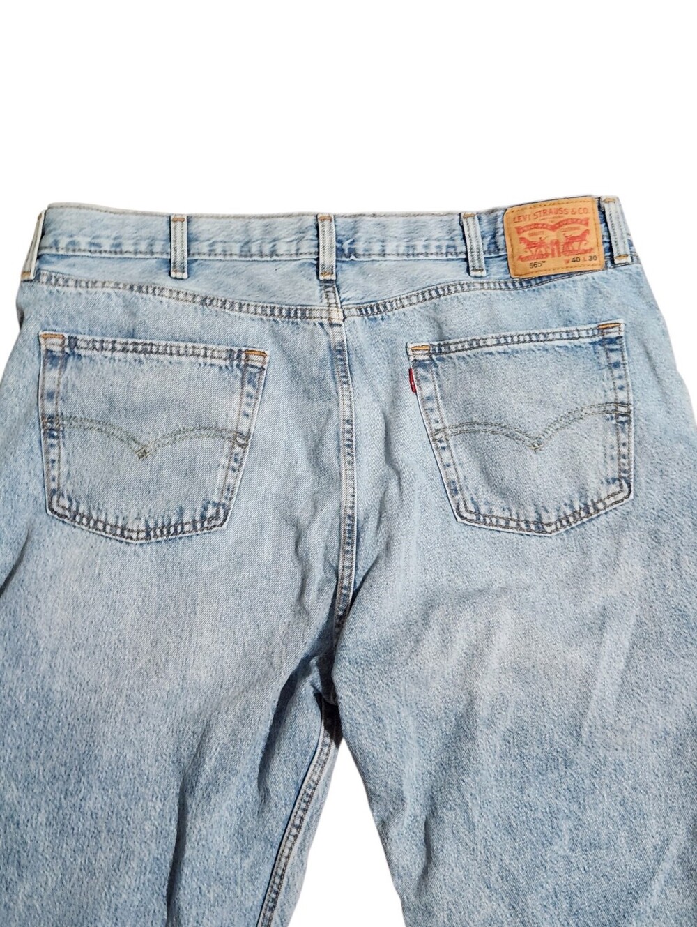 Levi's 565 Blue Jeans Mens 40x30 Light Wash Straight Leg Denim Zip Fly - Picture 9 of 11